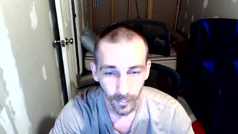 l1v1nth3dr3am online show from July 31, 4:24 am