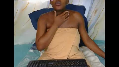 Snapshot of l4_love chatting on October 30, 7:53 am l4_love online show from October 30, 7:53 am