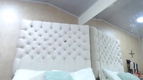 la crespa x online show from December 2, 1:20 pm