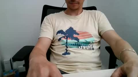 labelette007 online show from May 28, 12:58 pm