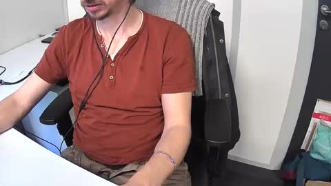 labelette007 online show from March 5, 4:46 pm