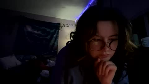 lacedinsin online show from May 7, 4:41 am