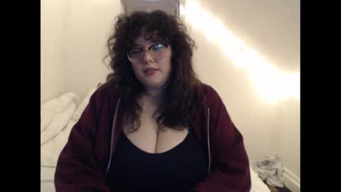Lacey online show from December 19, 7:29 pm