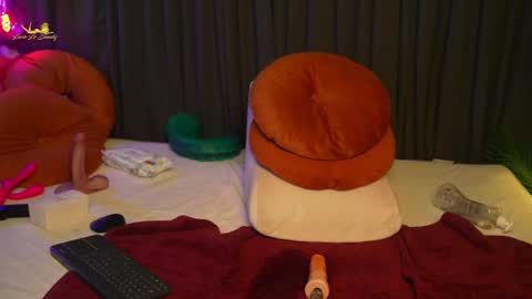 Latex Lacie online show from May 1, 8:58 pm