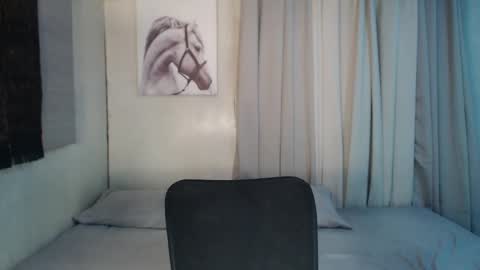 gongx13 my IG online show from February 3, 1:02 am