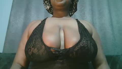 lady_dearra online show from April 24, 3:41 am