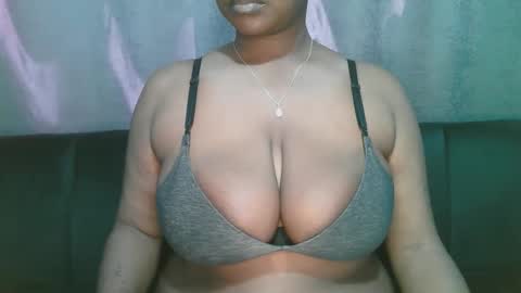 lady_dearra online show from March 3, 11:06 am