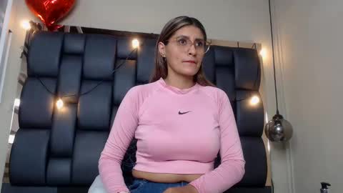 Snapshot of lady_falcon chatting on February 18, 1:43 am LADY online show from February 18, 1:43 am