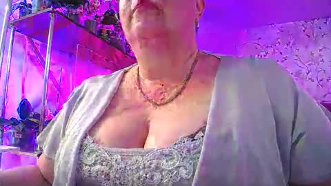 Lady Gloria online show from April 26, 1:42 pm