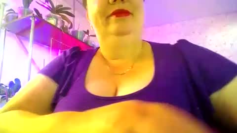 Lady Gloria online show from August 9, 5:02 am