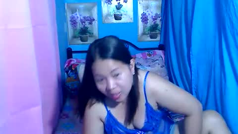 lady_in_bed69 online show from July 28, 12:19 am