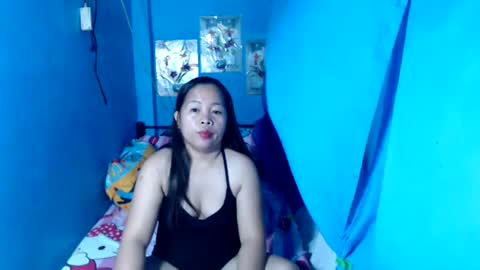 lady_in_bed69 online show from April 28, 9:41 pm