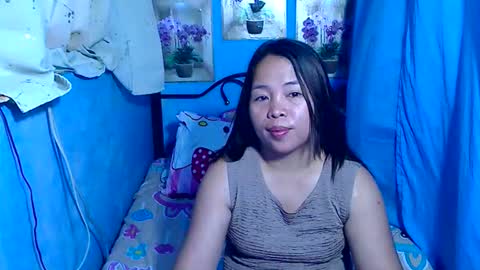 lady_in_bed69 online show from July 12, 1:31 am