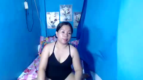 lady_in_bed69 online show from May 6, 12:05 am