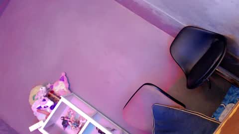 Ella online show from July 29, 10:54 pm