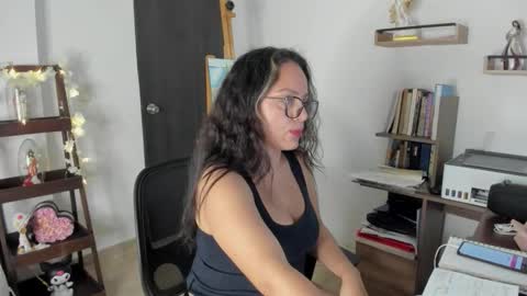 Snapshot of lady_sophie01 chatting on October 24, 6:30 pm Sophie   online show from October 24, 6:30 pm