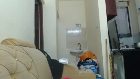 Maya online show from November 29, 2:52 am