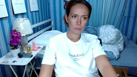 isabelle ash DONT FORGET TO FOLLOW AND THUMBS ME UP BITCHES  online show from December 15, 12:45 pm