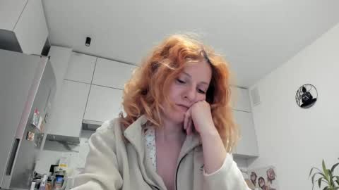 Sima Ladybigsmile online show from April 24, 5:26 pm