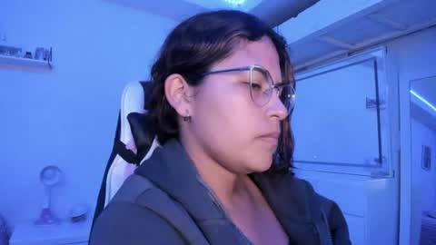  Lady  online show from June 15, 4:04 am