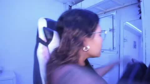  Lady  online show from June 24, 3:35 am