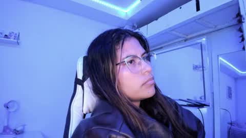  Lady  online show from July 7, 7:23 am