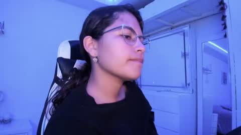  Lady  online show from June 21, 3:46 am