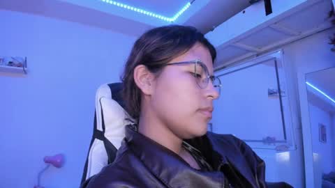  Lady  online show from April 24, 3:19 am