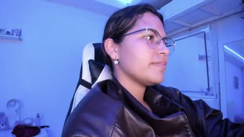  Lady  online show from July 16, 4:05 am