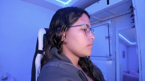  Lady  online show from June 16, 5:33 am
