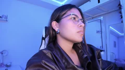  Lady  online show from July 7, 3:52 am