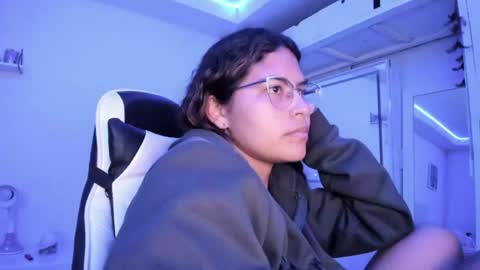  Lady  online show from June 17, 5:34 am