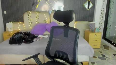 Lady  online show from February 22, 4:49 am