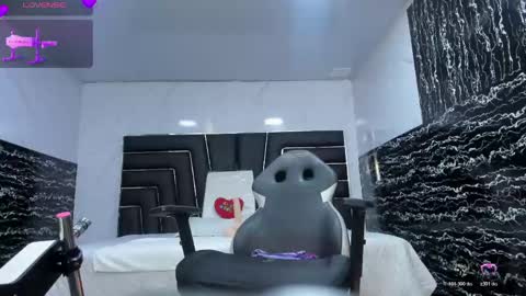 Ladyy Scarlett online show from April 30, 2:49 am
