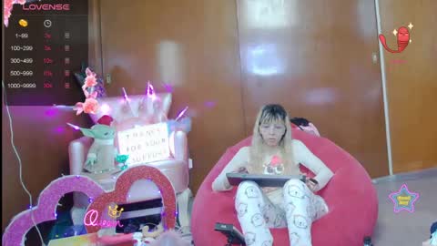 Skinnygirl online show from April 25, 12:46 am