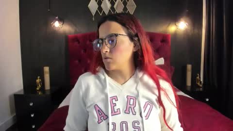 Laia  online show from October 19, 1:05 pm