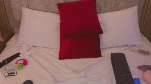 laiamilf online show from March 3, 11:56 pm