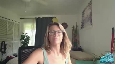 Snapshot of lailagetsnaked chatting on October 14, 10:57 pm Laila Delight Goddess of Light online show from October 14, 10:57 pm