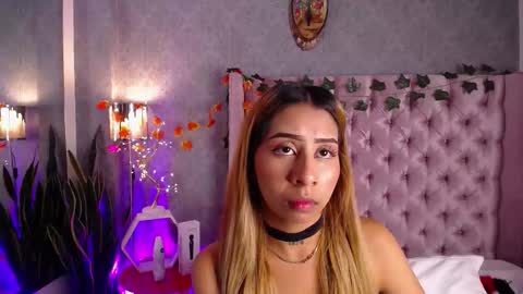 Laila Stilwills online show from November 22, 4:55 am