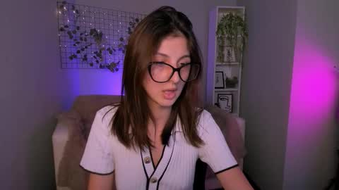 laisy online show from September 11, 5:14 pm