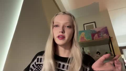 Elsa online show from May 15, 2:57 pm