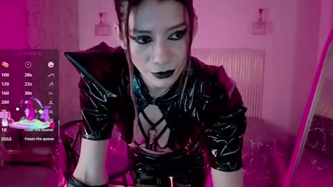 Miss Lala online show from April 28, 7:07 pm
