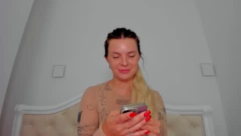 Snapshot of lallie_ chatting on September 9, 3:12 pm Lallie  online show from September 9, 3:12 pm