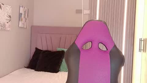 Laura online show from November 12, 12:40 pm