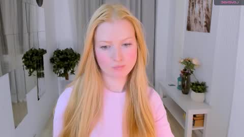 Snapshot of laly_peach chatting on October 7, 5:42 pm Laly online show from October 7, 5:42 pm