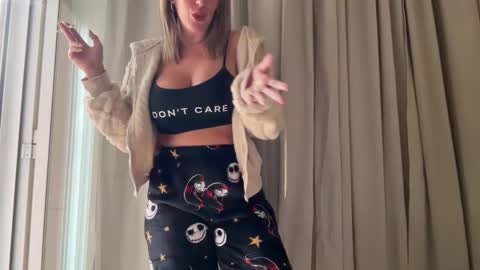 Lana online show from December 4, 10:48 am