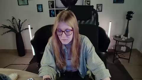 lana online show from June 25, 1:49 pm