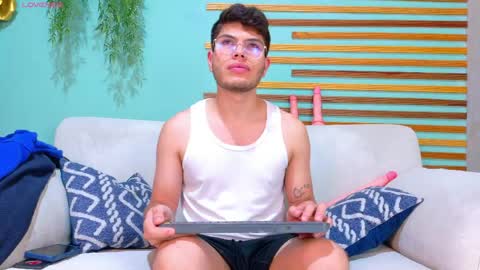 Lance  Max  online show from May 5, 1:56 am