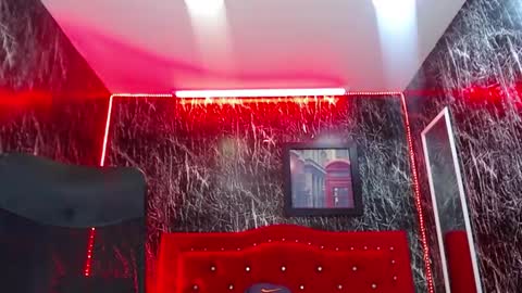 Lancelot Benwick online show from February 28, 3:59 am