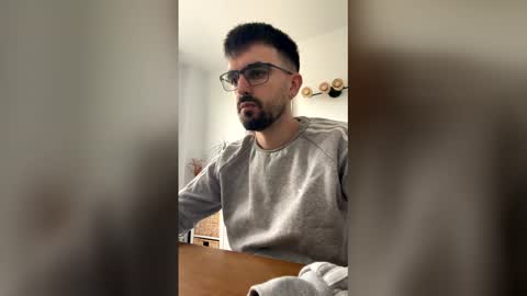 lander920612 online show from March 9, 9:36 am